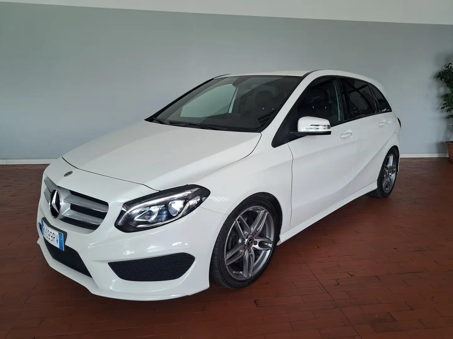Mercedes-Benz B 180 d (cdi)  SPORT Bílá - 1