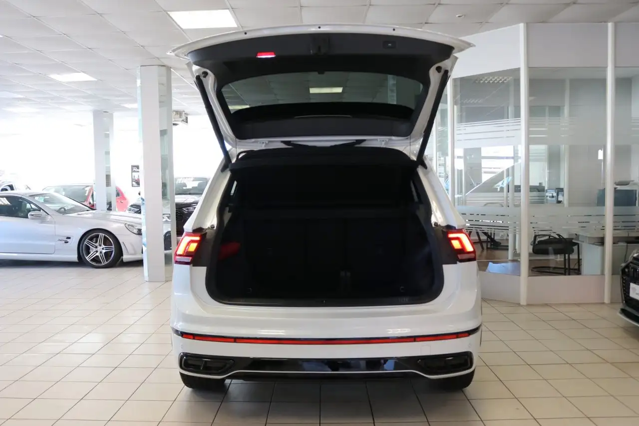 2022 Volkswagen Tiguan 4M R-Line Black Style STHZ 360 Matrix Pan, photograph 10