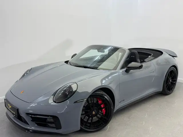 Porsche 911 view 2