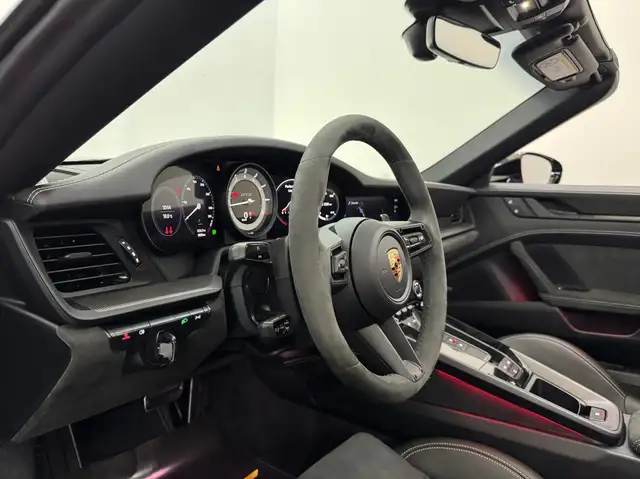 Porsche 911 view 14