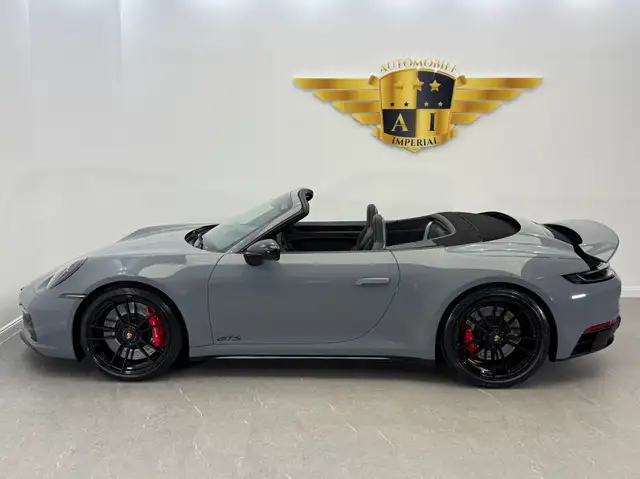Porsche 911 view 7