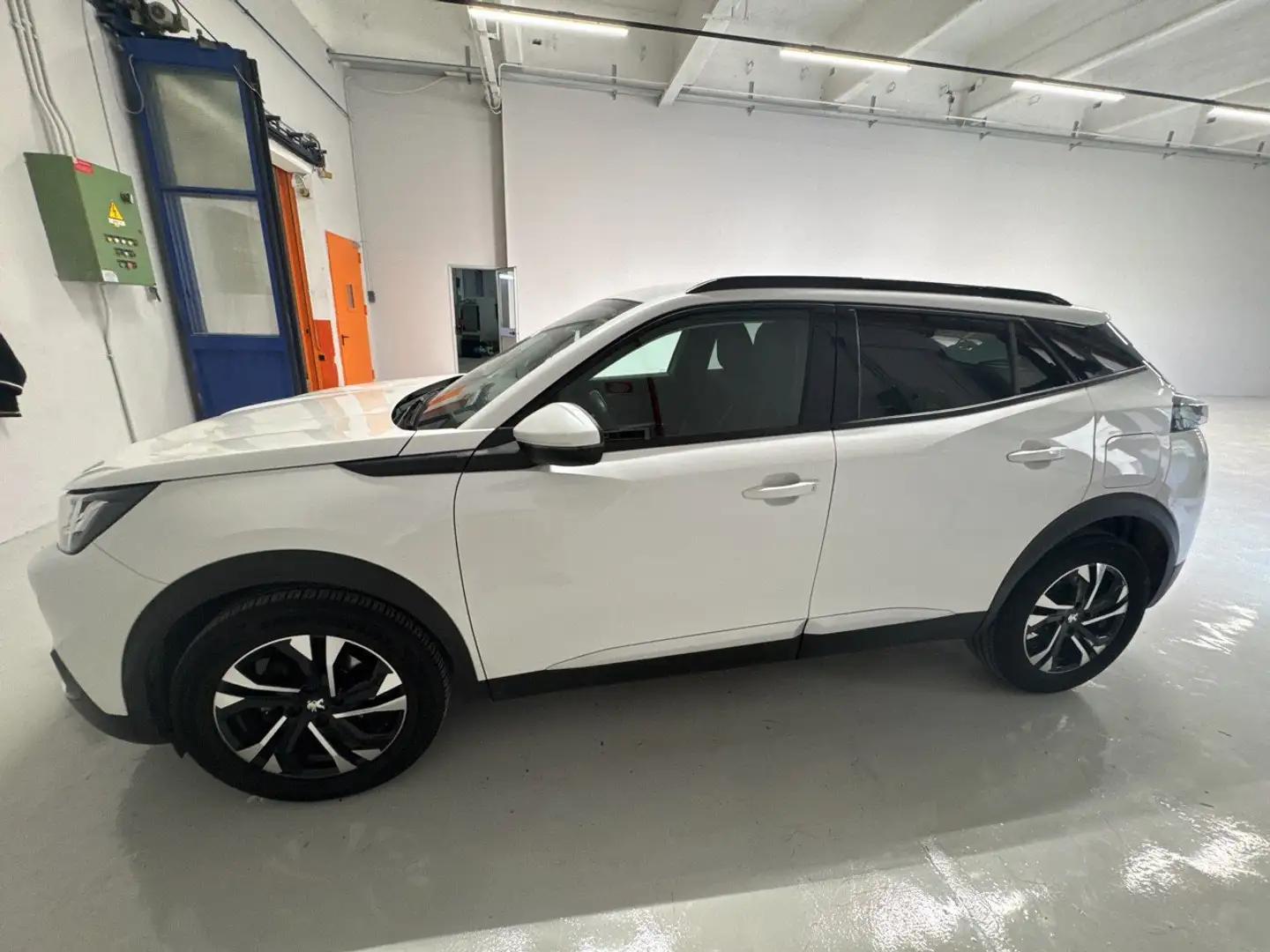 Peugeot 2008 PureTech 100 Allure Pack S/S Blanco - 2