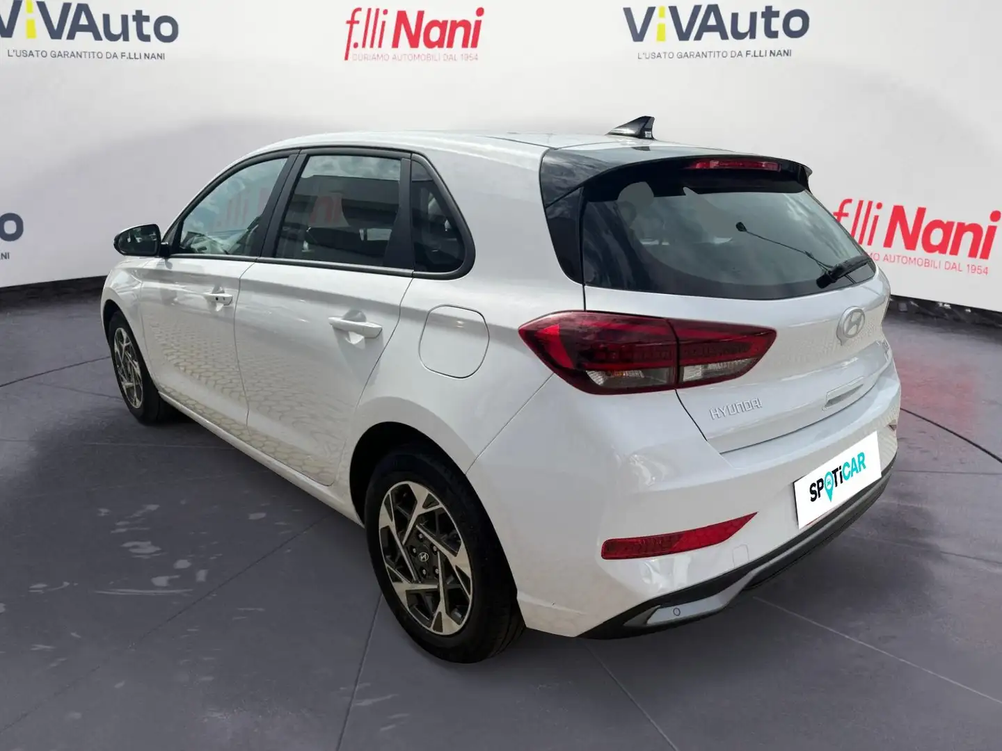 Hyundai i30 1.0 T-GDI DCT 48V 5 porte Business Blanc - 2