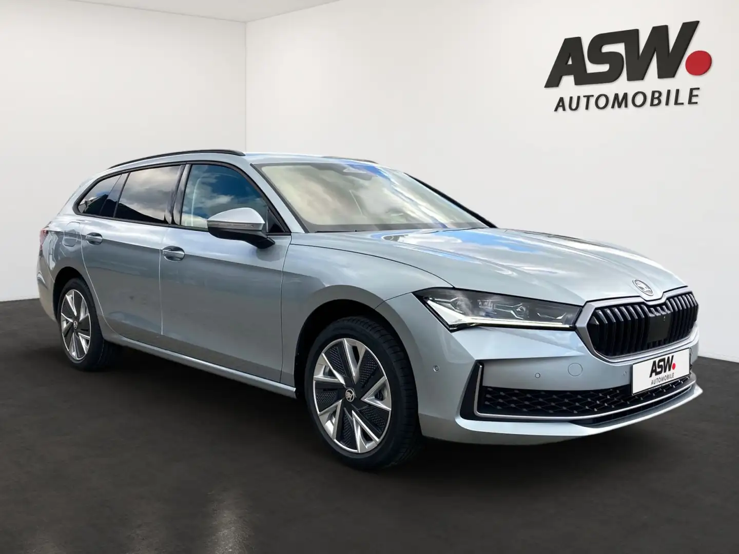 Skoda Superb Combi Selection 2,0 TDI DSG LED Navi AHK Silber - 2