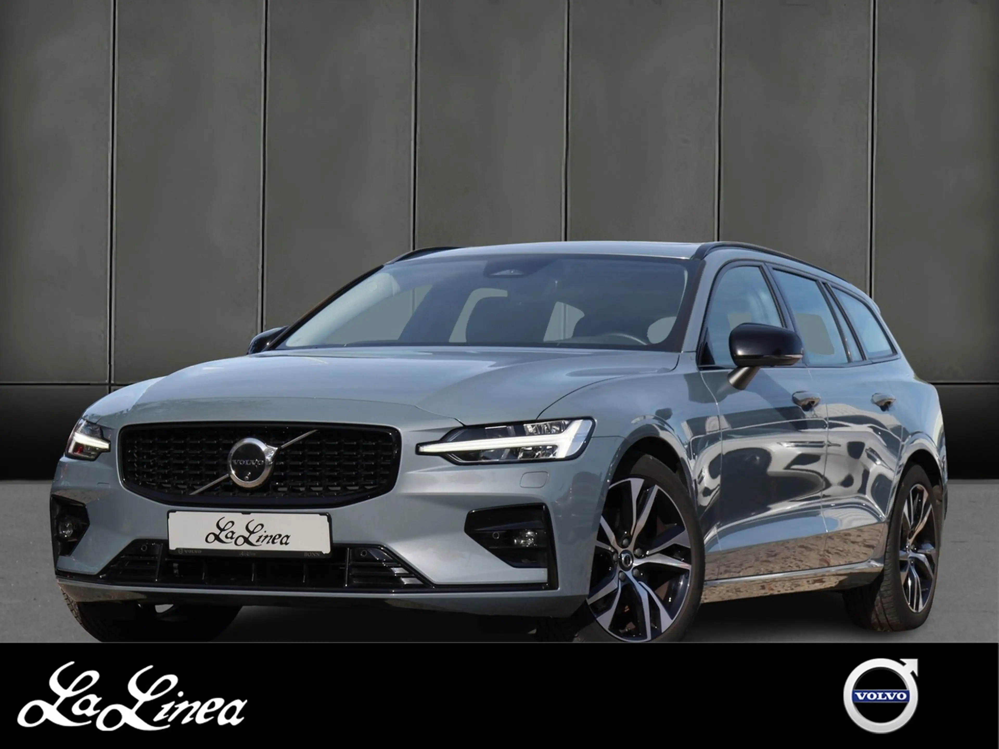 Volvo V60 B4 Benzin Plus Dark Aut. Navi*PDC*LED