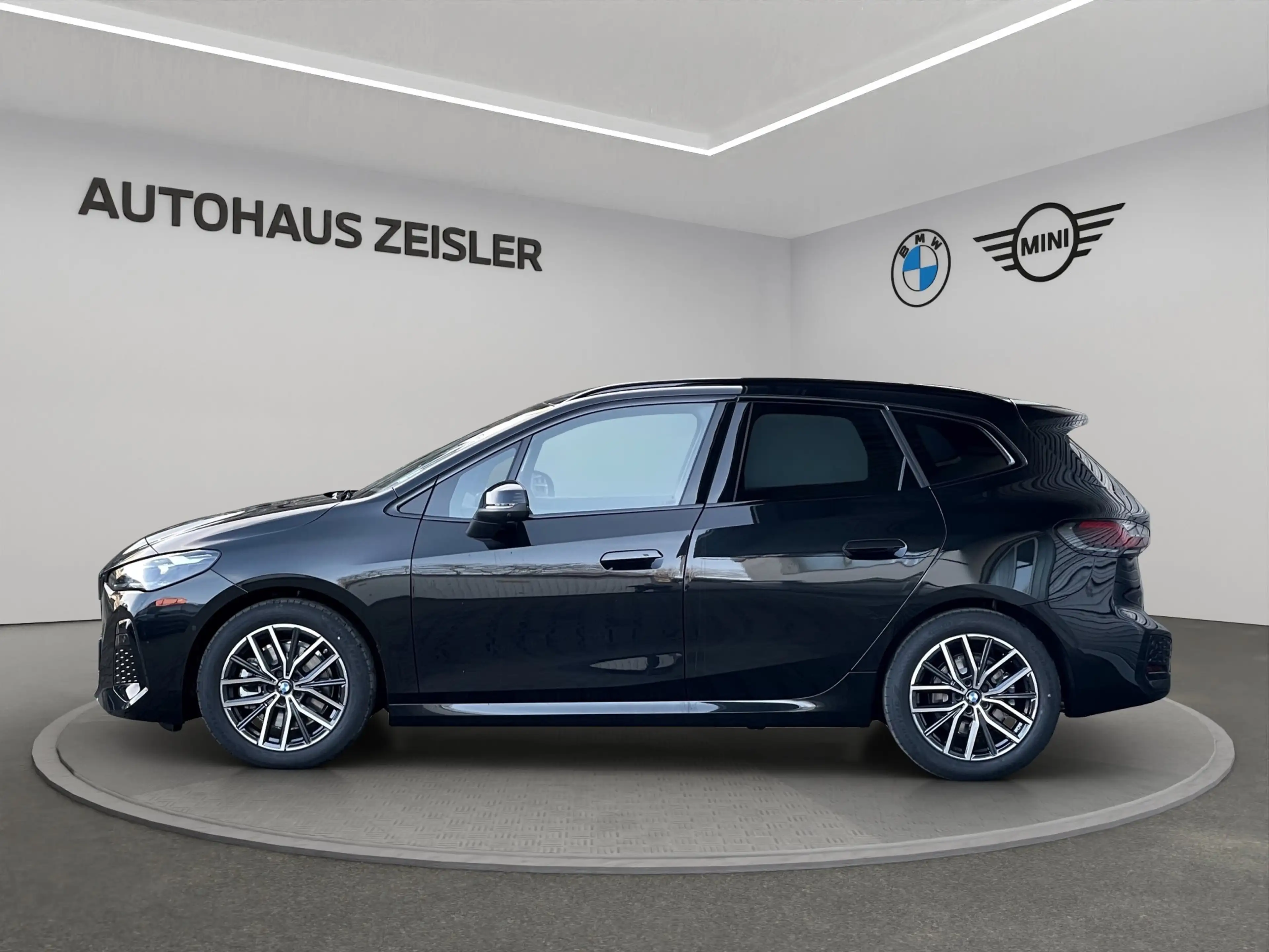 BMW 223 i xDrive Active Tourer M Sport AHK Head-Up — photo 4