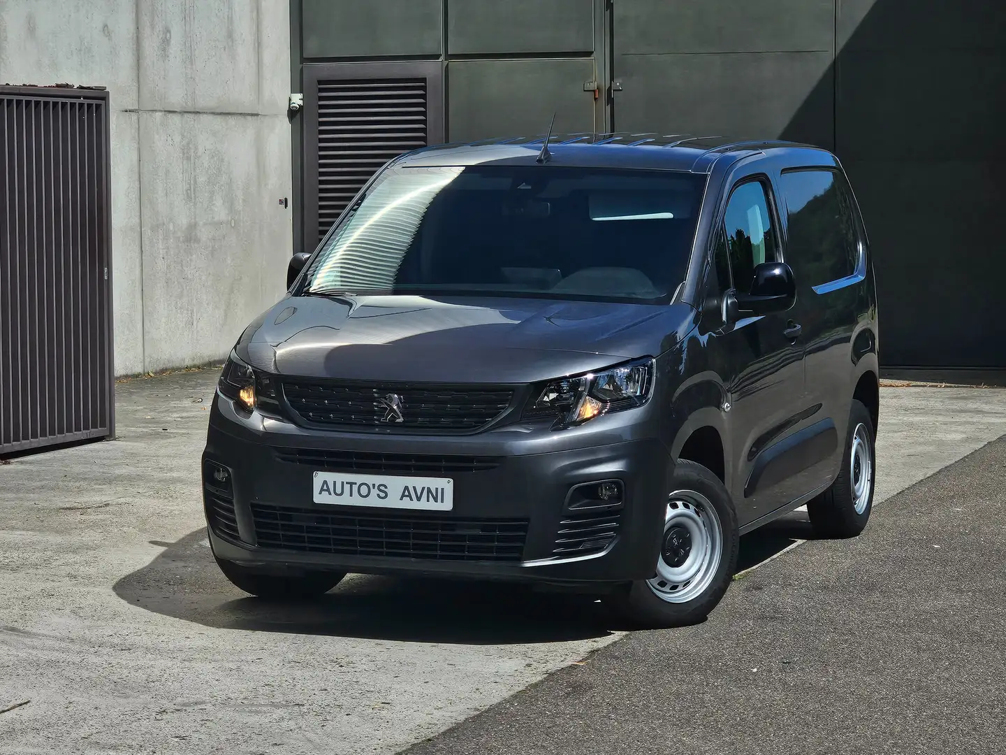 Peugeot Partner Partner 1.2 lichte vracht*21000km*nieuwstaat!! Gris - 1
