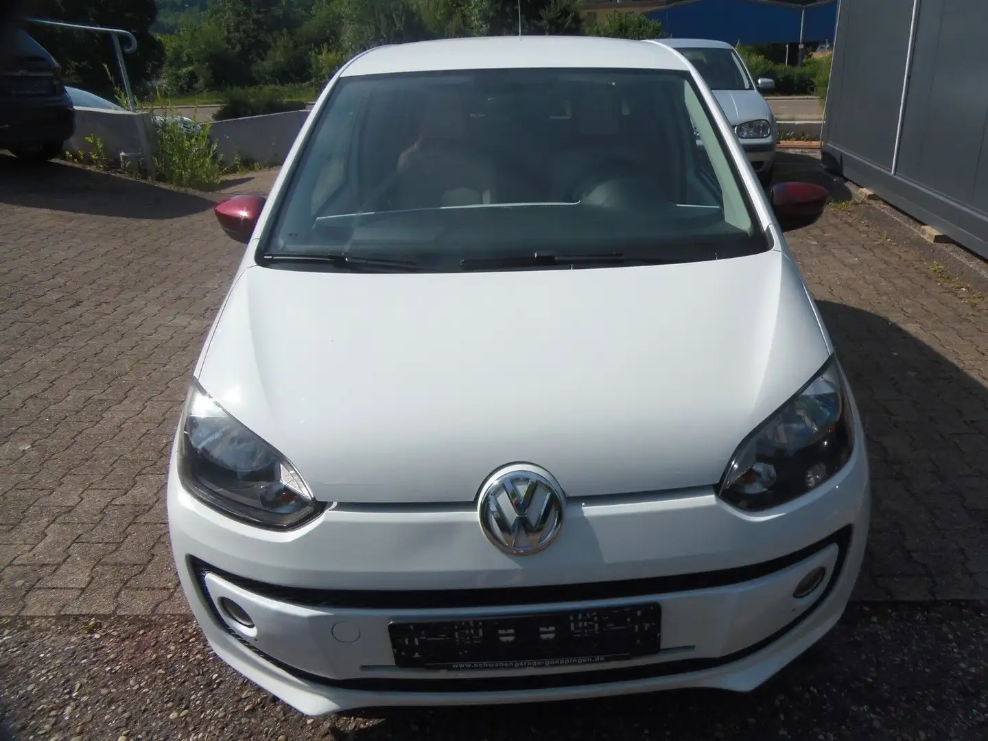 Volkswagen up! Up! 1.0 high up 5Türen 17 Zoll Sitzheizung Klima Weiß - 2