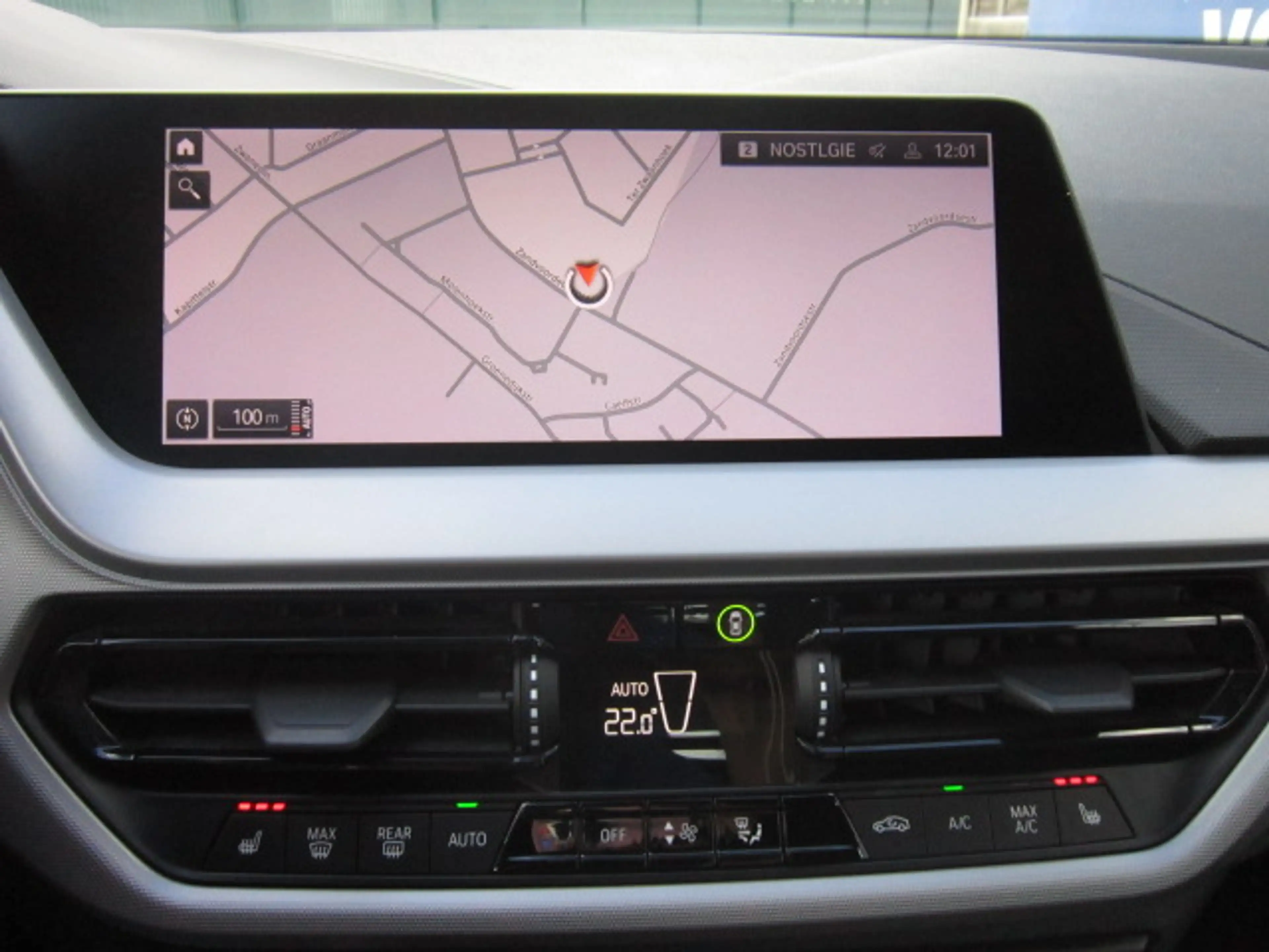 BMW 118 i 18" M-SPORT BLACK + PROF NAVI + ZETELVERWARMING + CARPLAY — photo 13