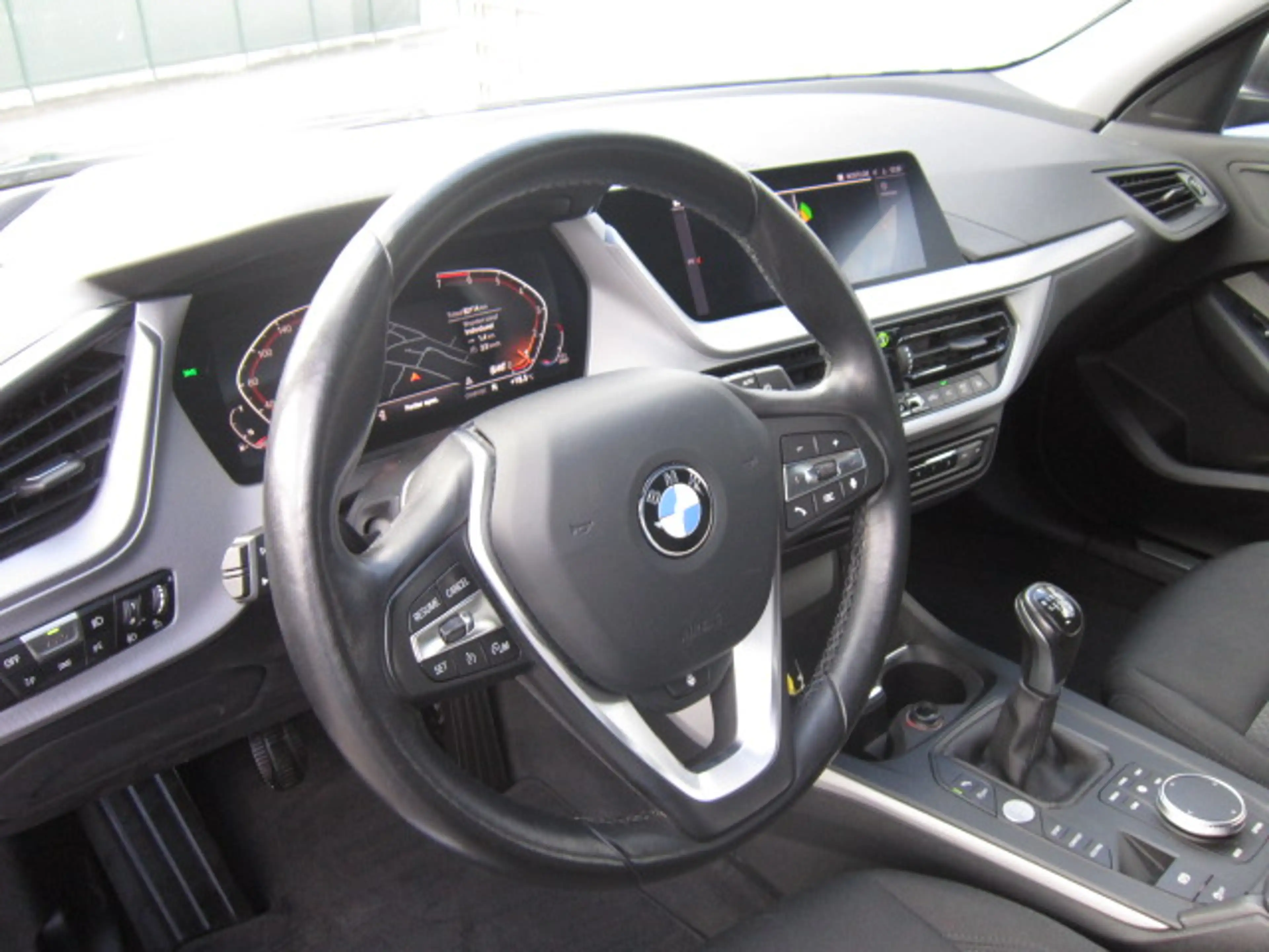 BMW 118 i 18" M-SPORT BLACK + PROF NAVI + ZETELVERWARMING + CARPLAY — photo 9