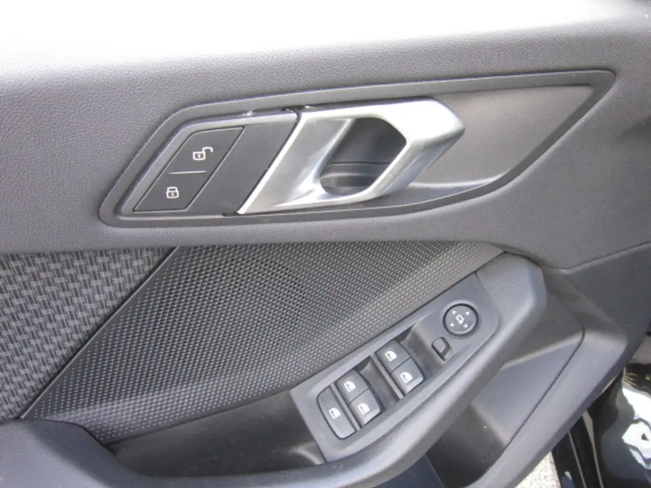 BMW 118 i 18" M-SPORT BLACK + PROF NAVI + ZETELVERWARMING + CARPLAY, миниатюра 8
