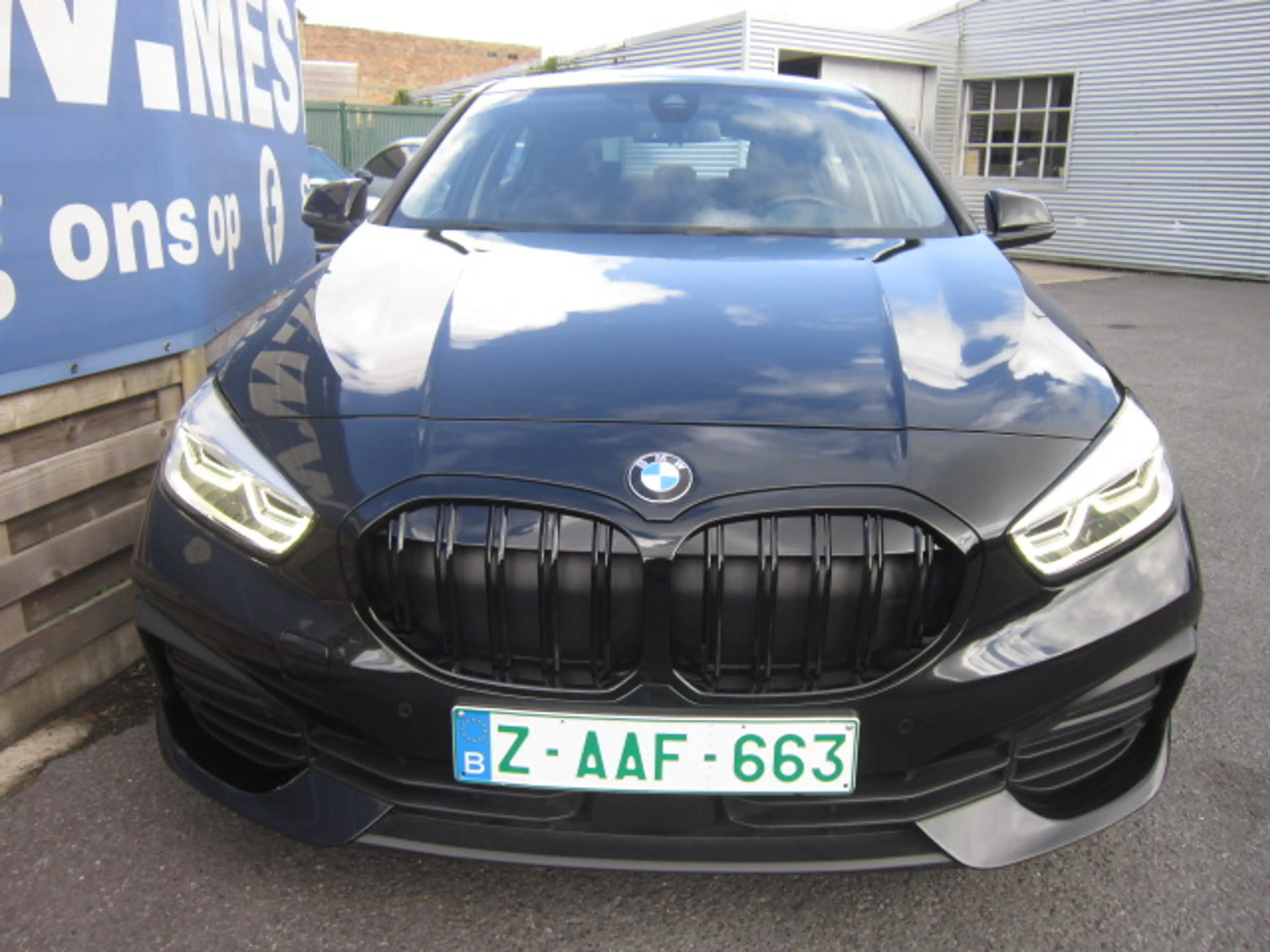 BMW 118 i 18" M-SPORT BLACK + PROF NAVI + ZETELVERWARMING + CARPLAY — photo 3