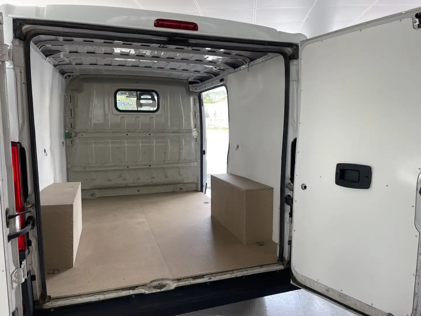 Fiat Ducato Ch.Cb.33 2.3Mjt LPEGR Corto 95kW Blanc - 2