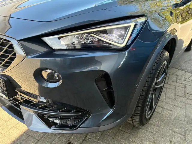 Cupra Formentor view 6