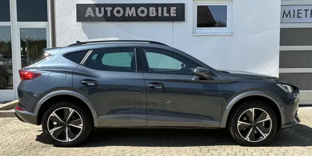 Cupra Formentor view 4
