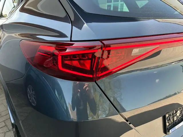 Cupra Formentor view 7