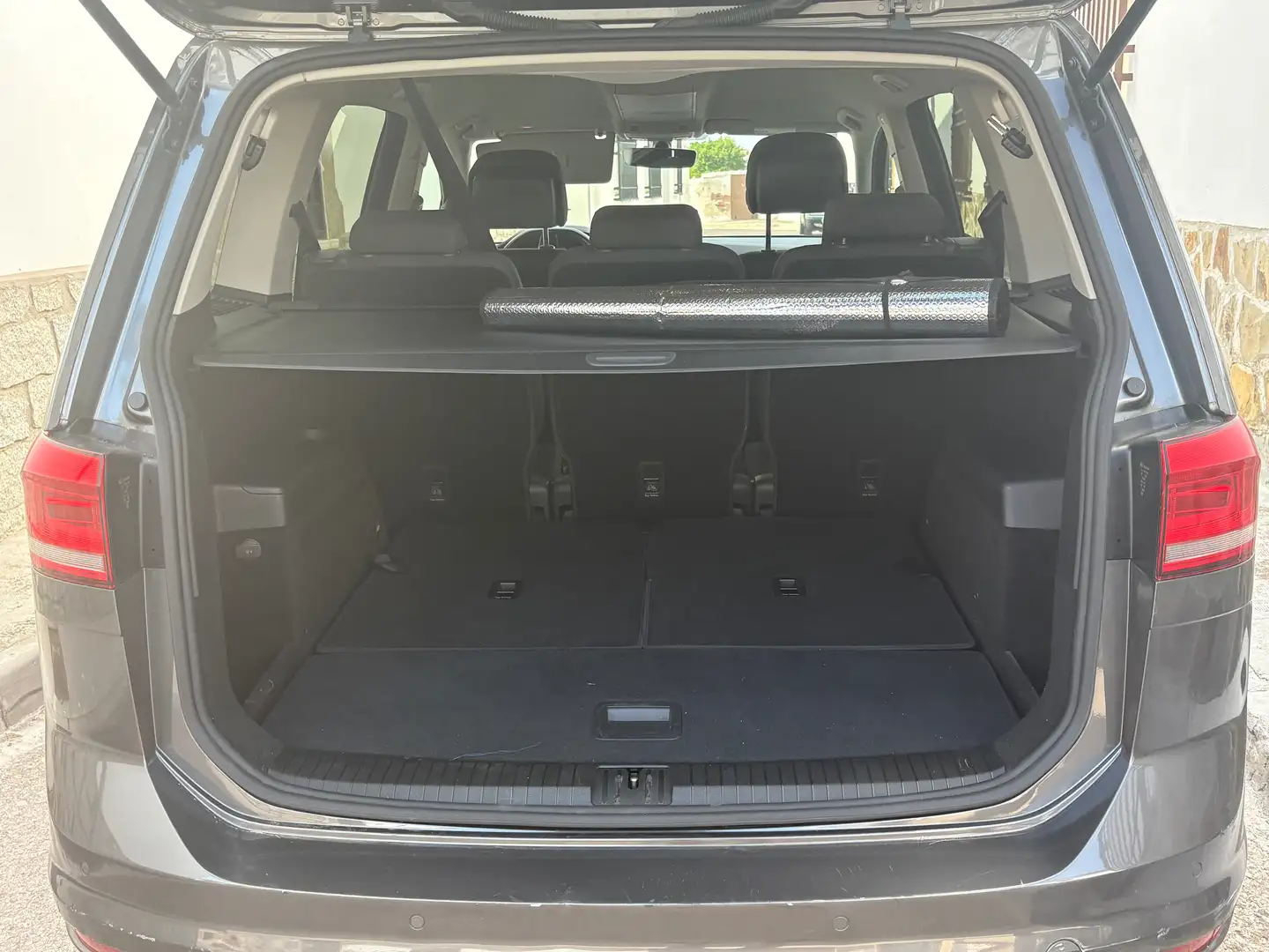 Volkswagen Touran Touran 2.0TDI CR BMT Advance 85 KW 110 cv Advance Plateado - 1