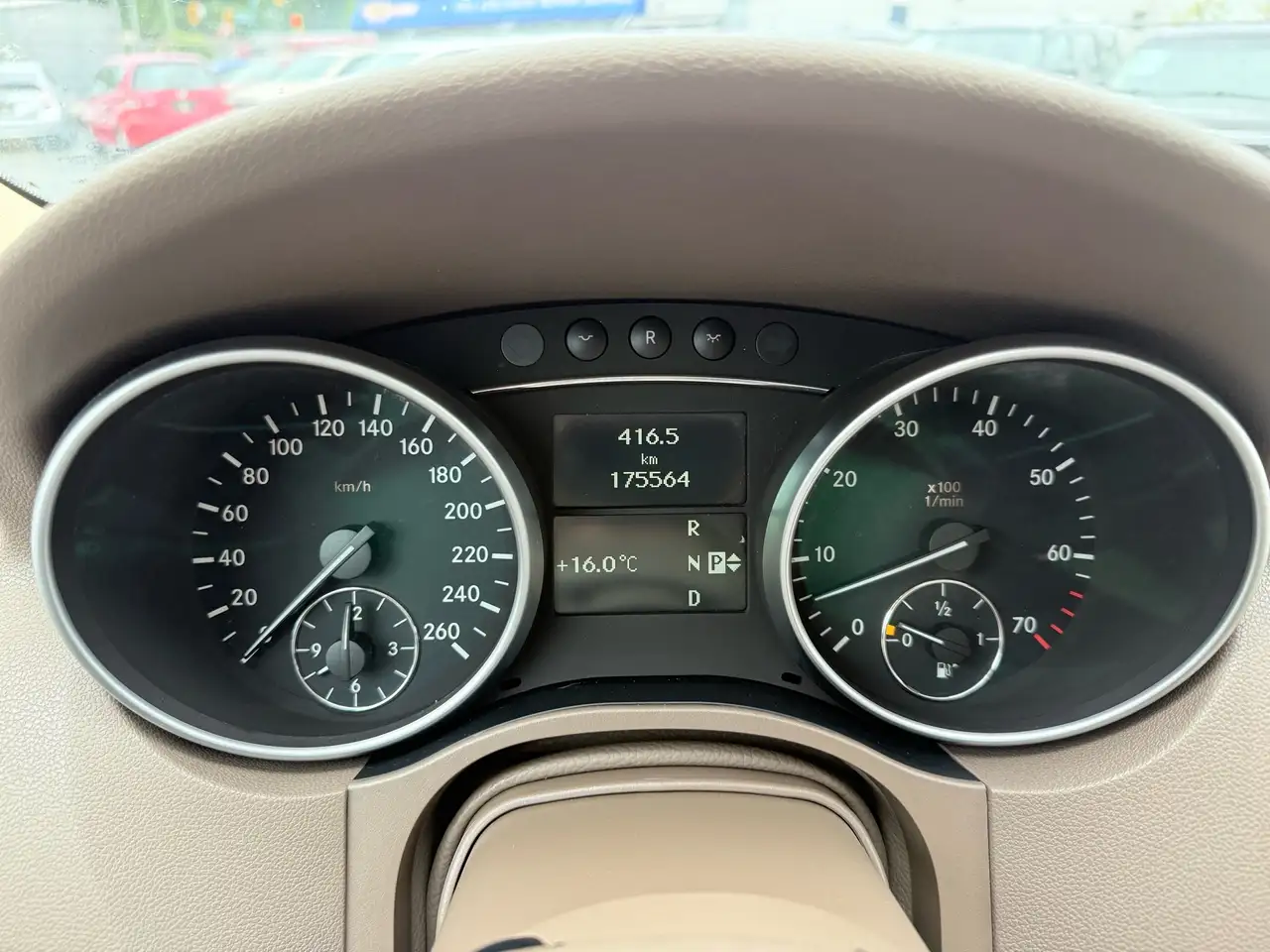 Mercedes-Benz M-Class снимка Mercedes-Benz M-Class