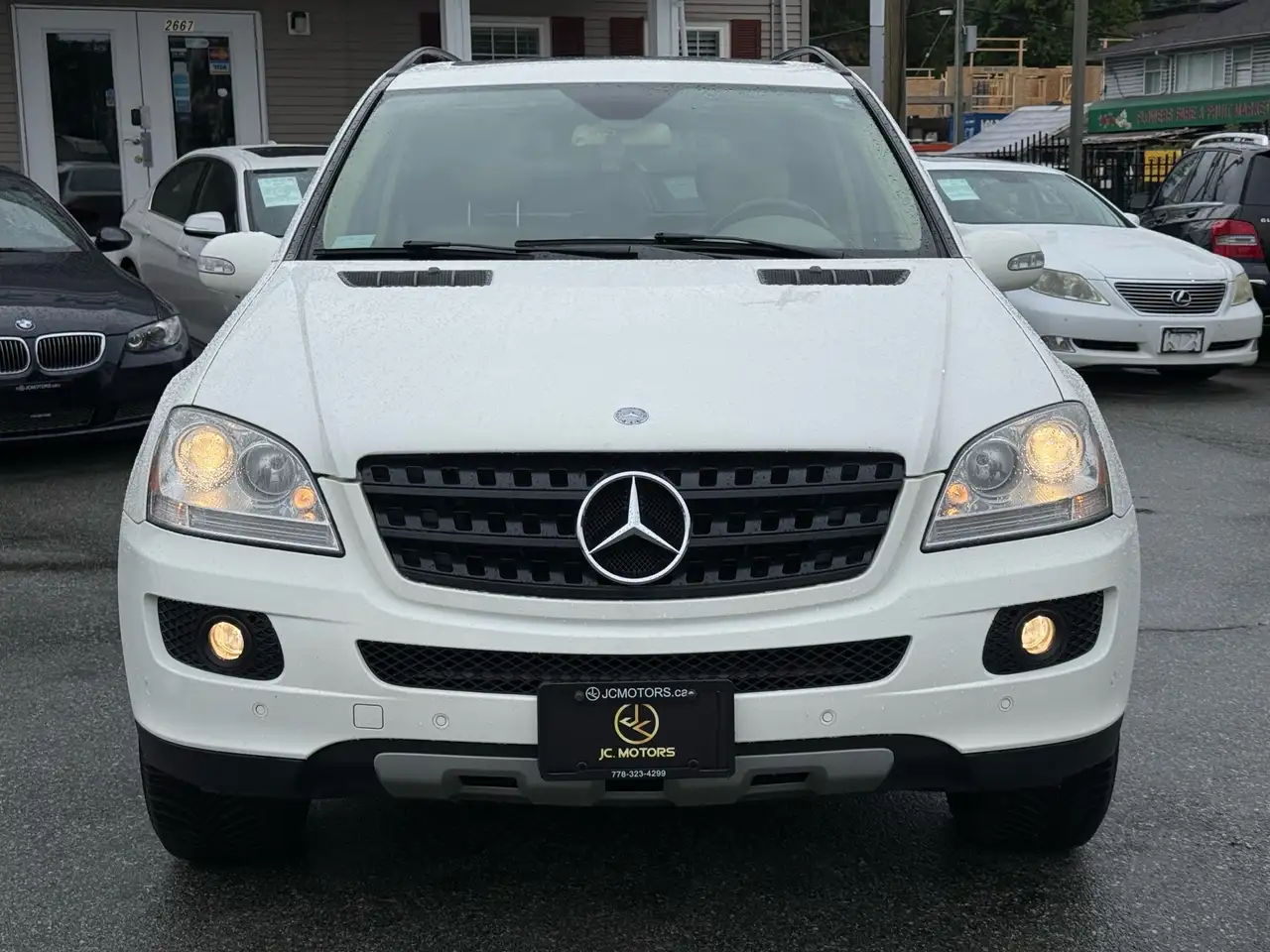 Mercedes-Benz M-Class снимка Mercedes-Benz M-Class