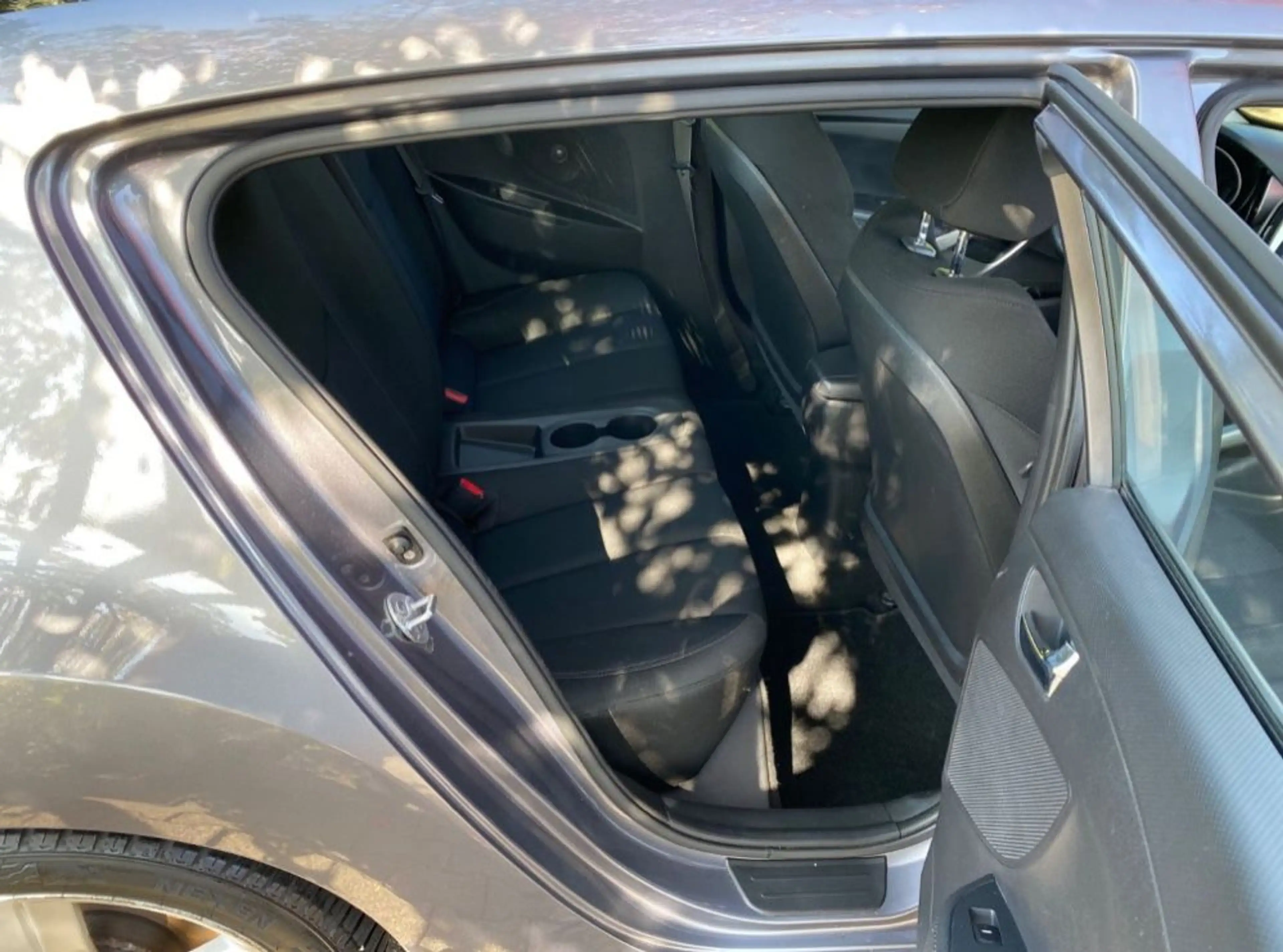 Hyundai VELOSTER 1.6 GDI Premium DSG Navi//Automa. — photo 12