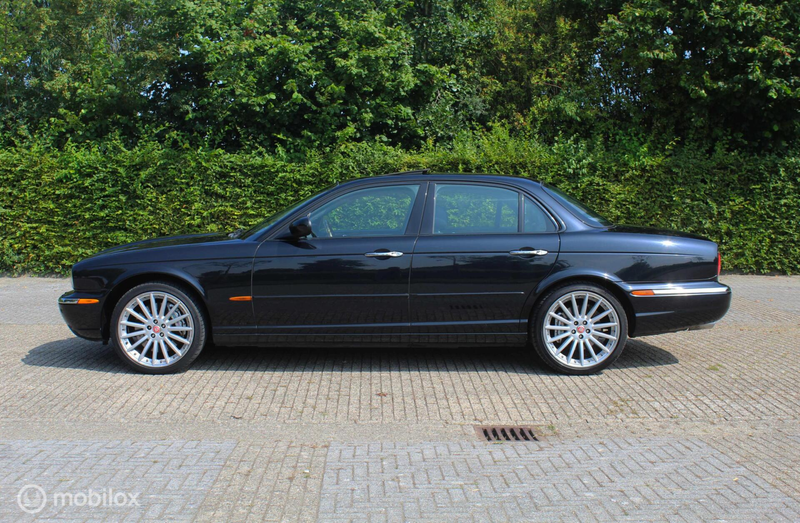 Jaguar XJ 4.2 V8 Super — photo 10