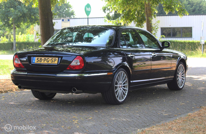 Jaguar XJ 4.2 V8 Super — photo 7