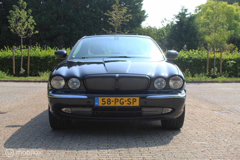 Jaguar XJ 4.2 V8 Super — photo 20