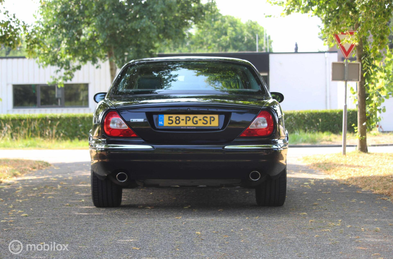 Jaguar XJ 4.2 V8 Super — photo 6