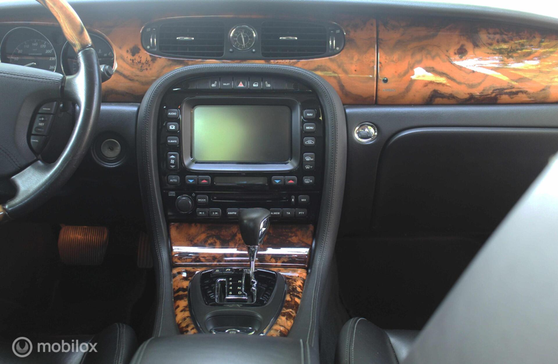 Jaguar XJ 4.2 V8 Super — photo 42