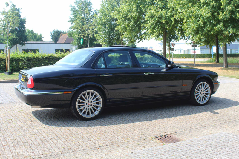 Jaguar XJ 4.2 V8 Super — photo 16