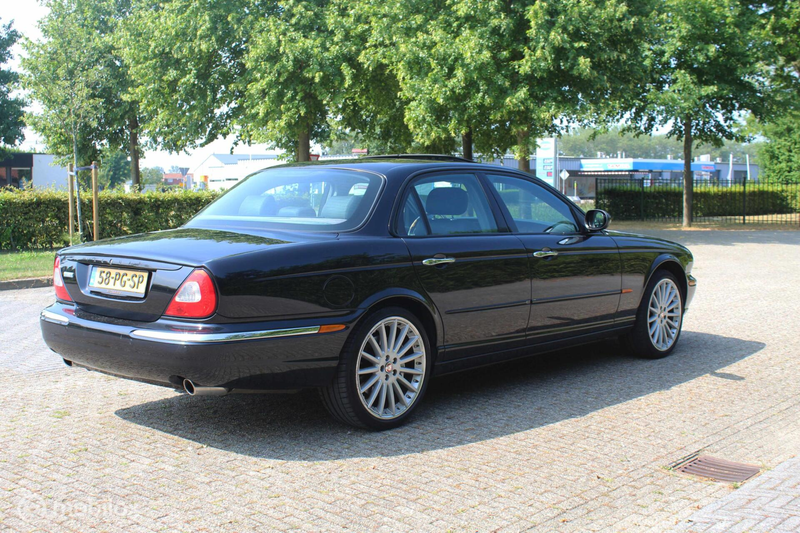 Jaguar XJ 4.2 V8 Super — photo 15