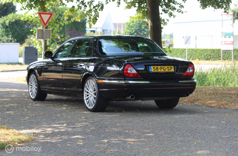 Jaguar XJ 4.2 V8 Super — photo 5