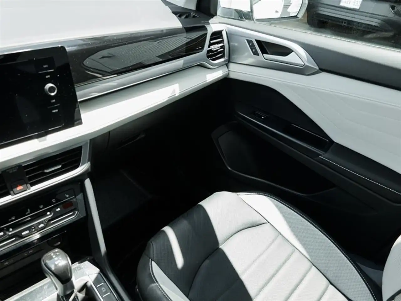 Volkswagen Taos снимка Volkswagen Taos