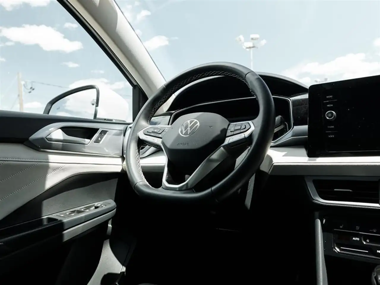 Volkswagen Taos снимка Volkswagen Taos