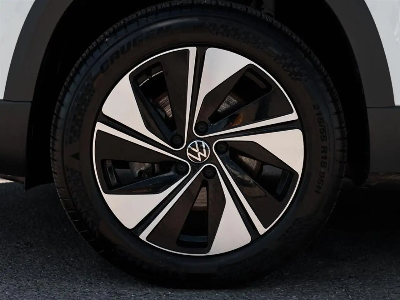 Volkswagen Taos снимка Volkswagen Taos