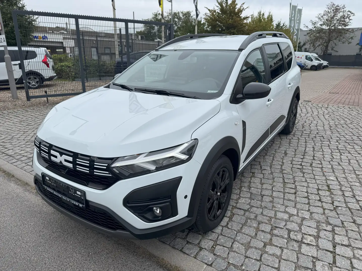 Dacia Jogger Hybrid 140 Extreme Weiß - 2