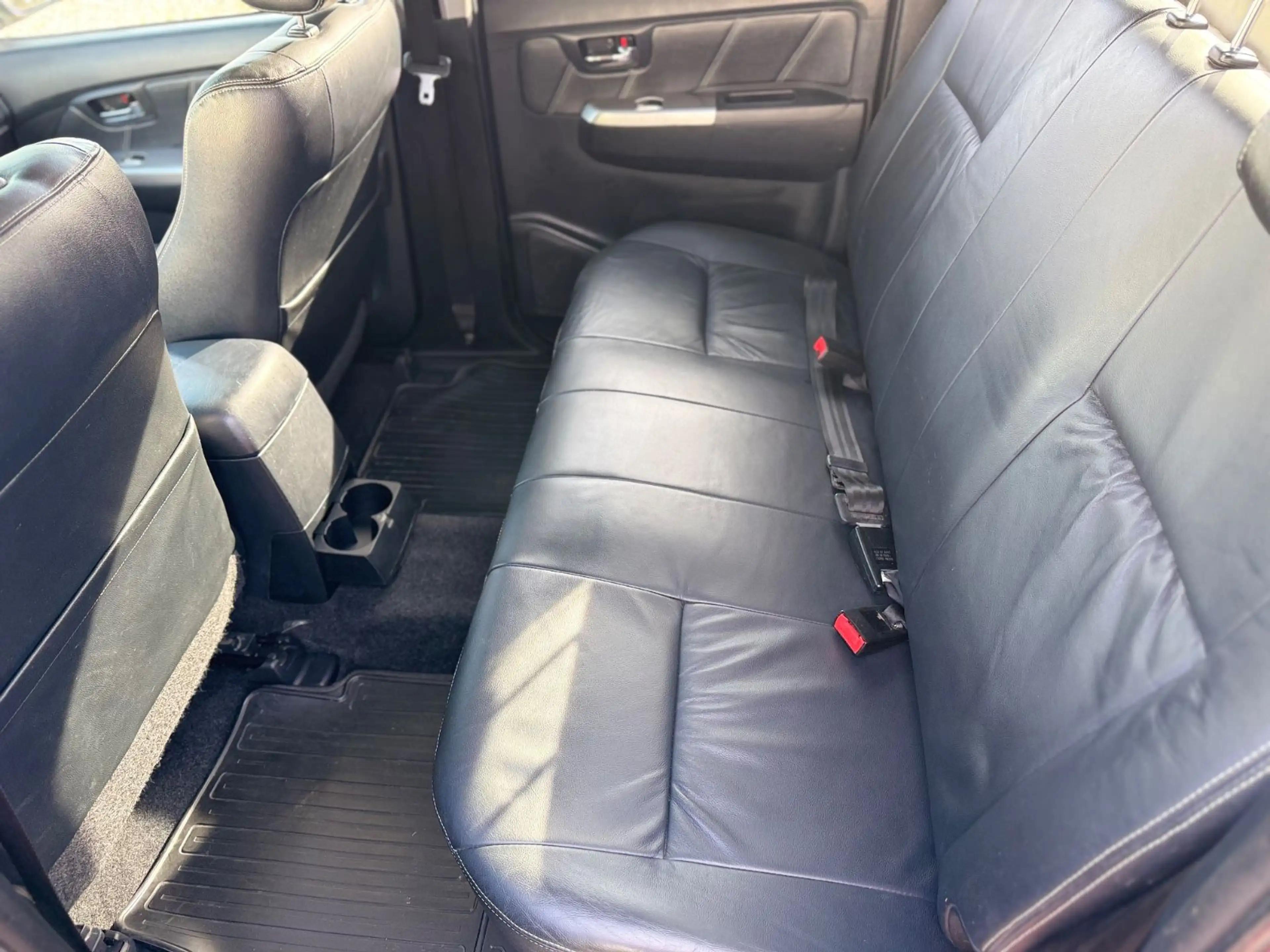 Toyota Hilux Double Cab Executive 4x4 3,0 Automatik — photo 15