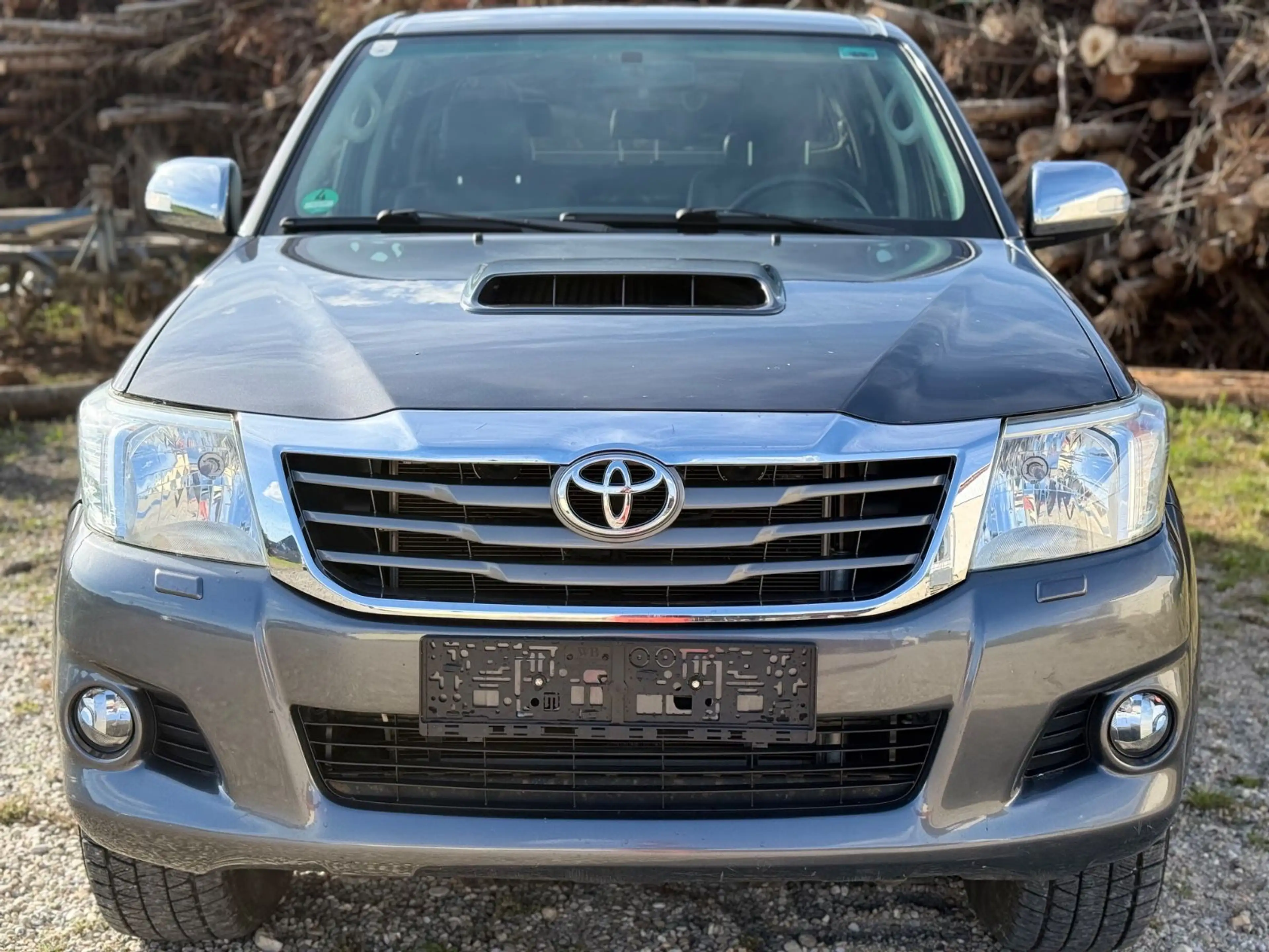 Toyota Hilux Double Cab Executive 4x4 3,0 Automatik — photo 2