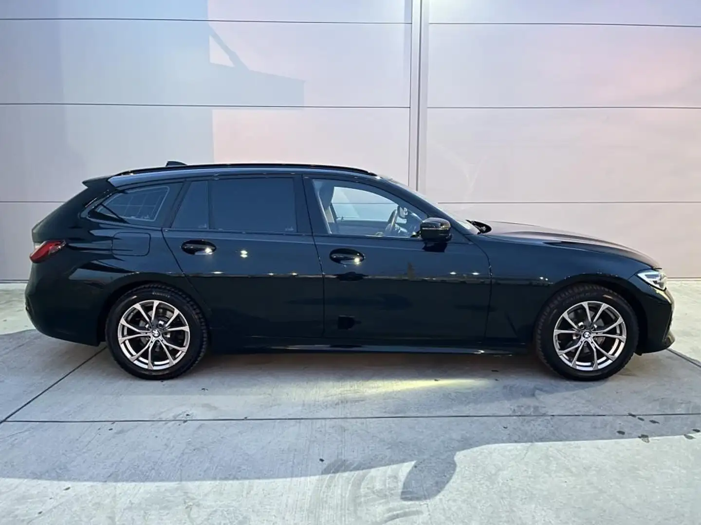 BMW 320 320d Touring xDrive Aut. Negro - 2