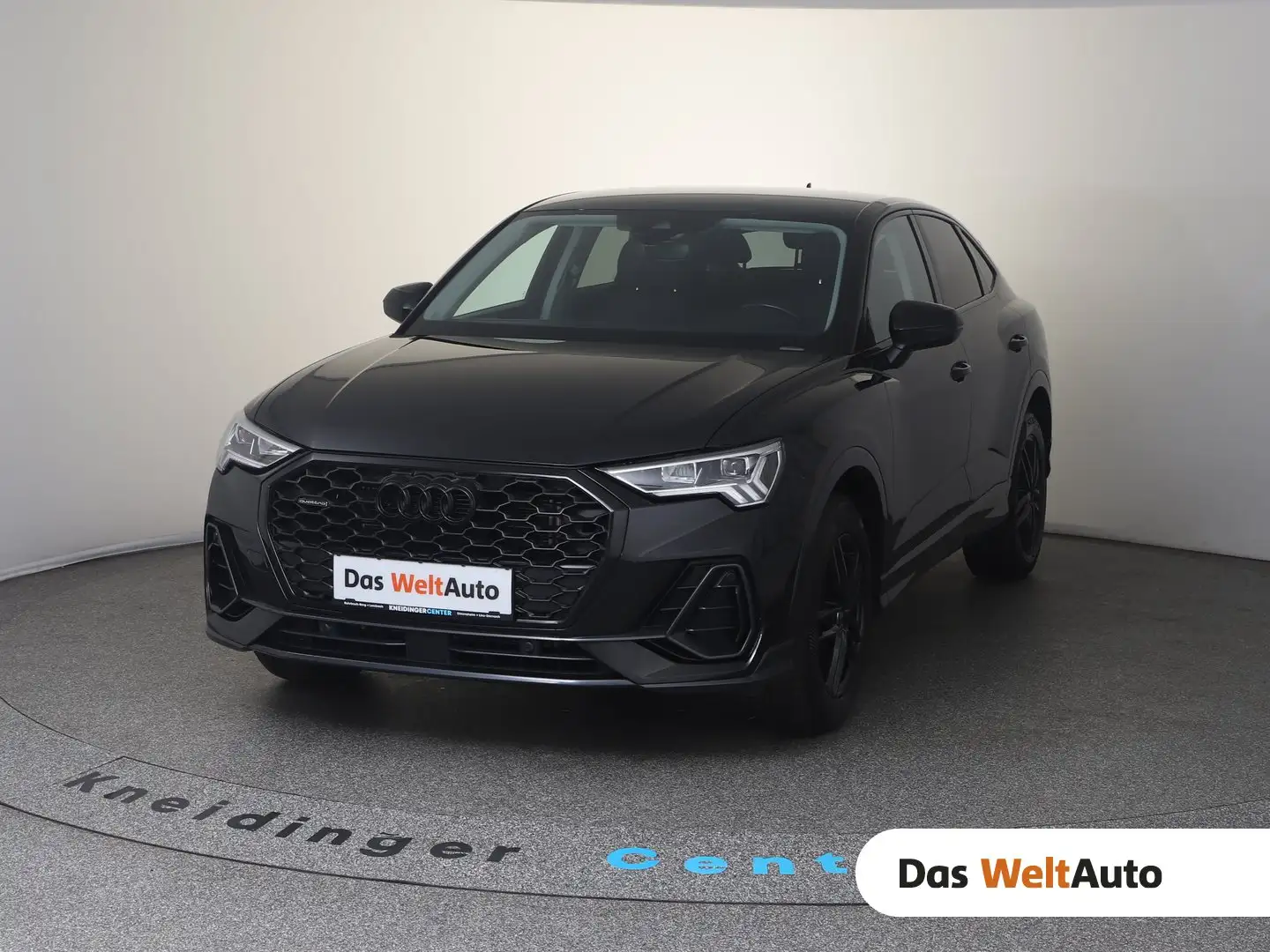 Audi Q3 35 TDI quattro Schwarz - 1