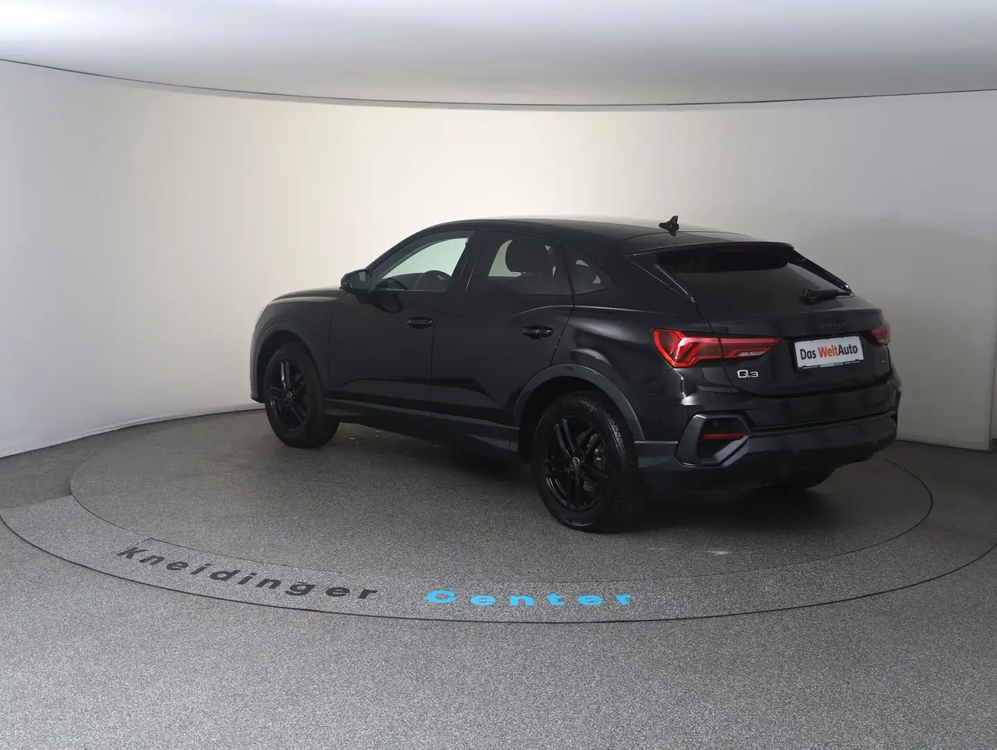 Audi Q3 35 TDI quattro Schwarz - 2