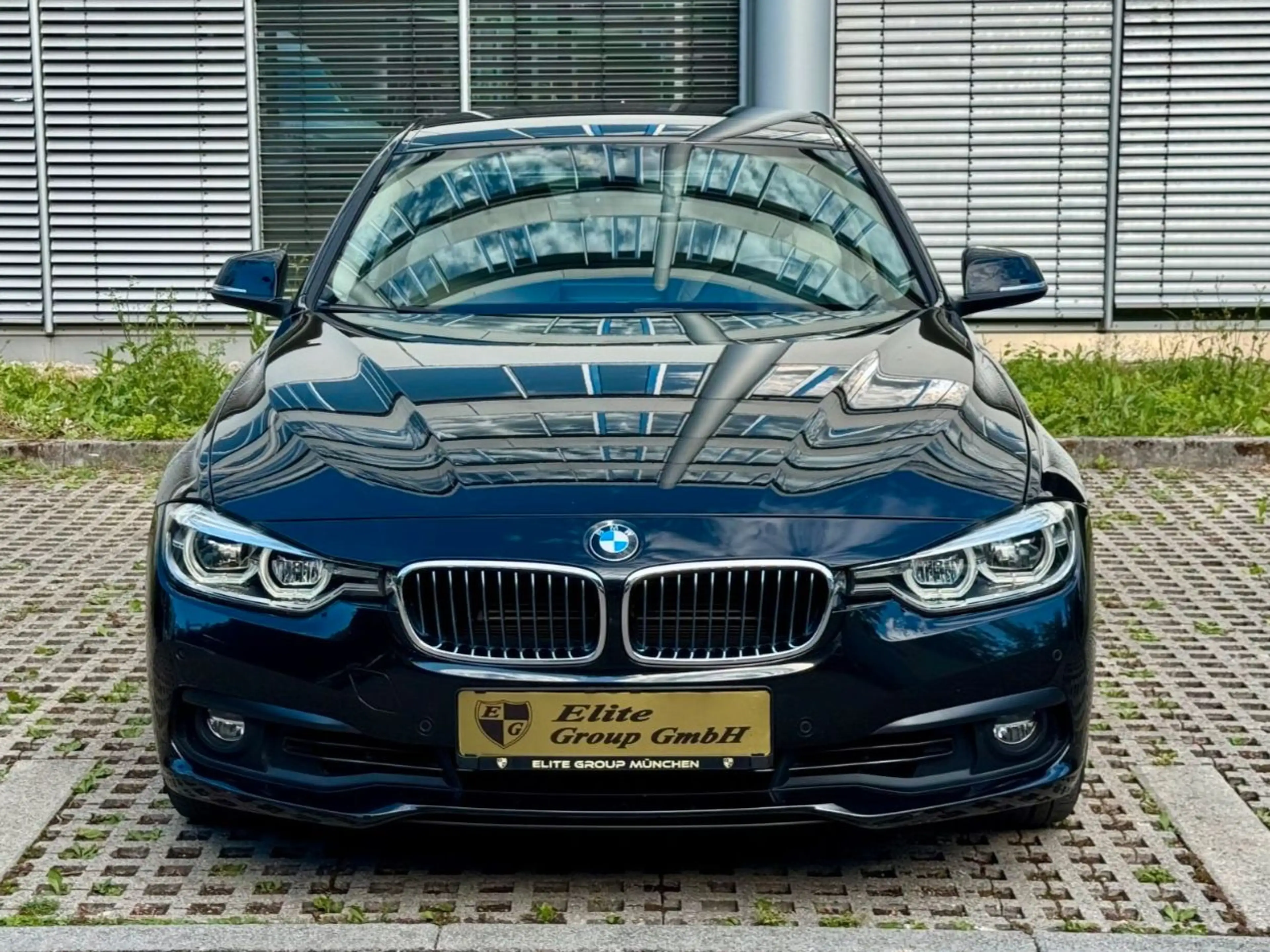 BMW 330 e Lim * Kamera *Carplay * — photo 2