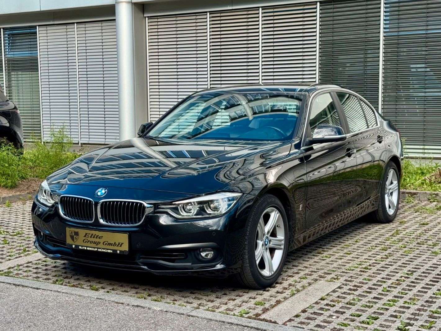 BMW 330