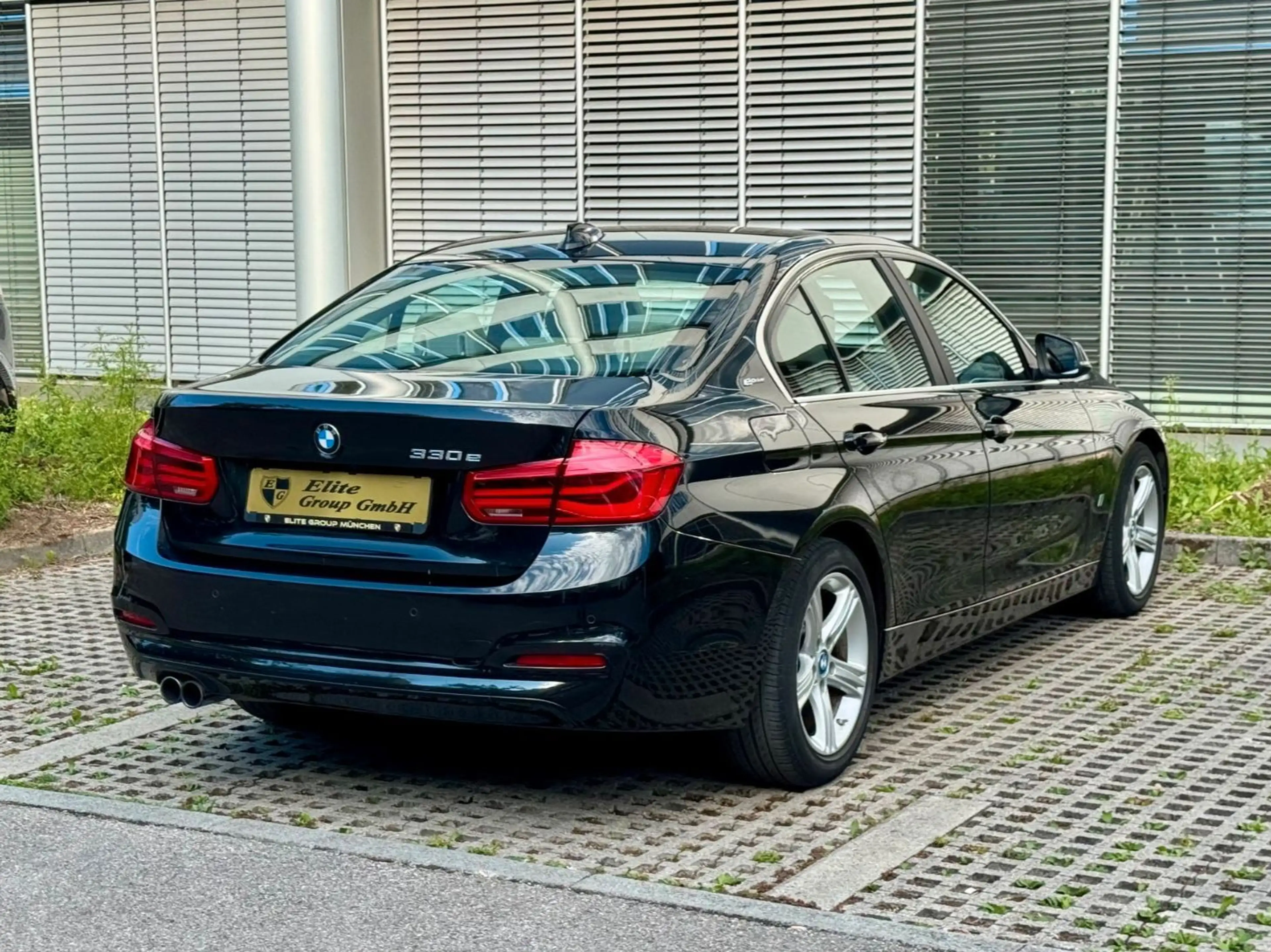 BMW 330 e Lim * Kamera *Carplay * — photo 8