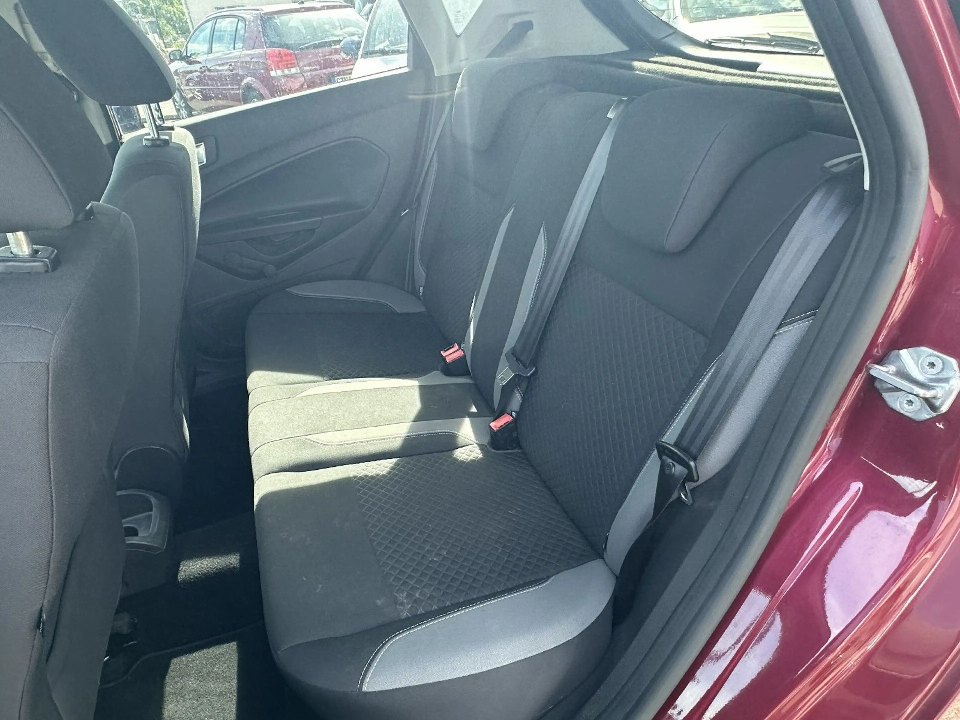 Ford Fiesta Sync Edition*Tüv NEU*Sitzh*Klima*Alu — photo 15