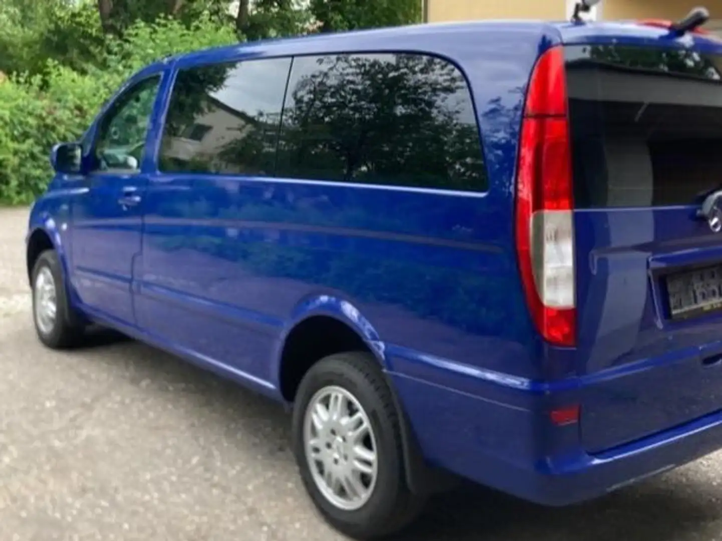Mercedes-Benz Vito Vito 116 CDI BlueEfficiency Shuttle lang Allrad Aut. Shuttle Blau - 2