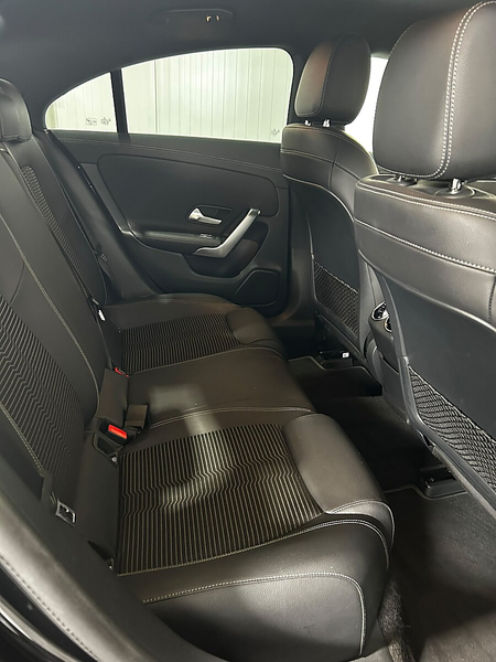 Mercedes-Benz CLA 180 — photo 13