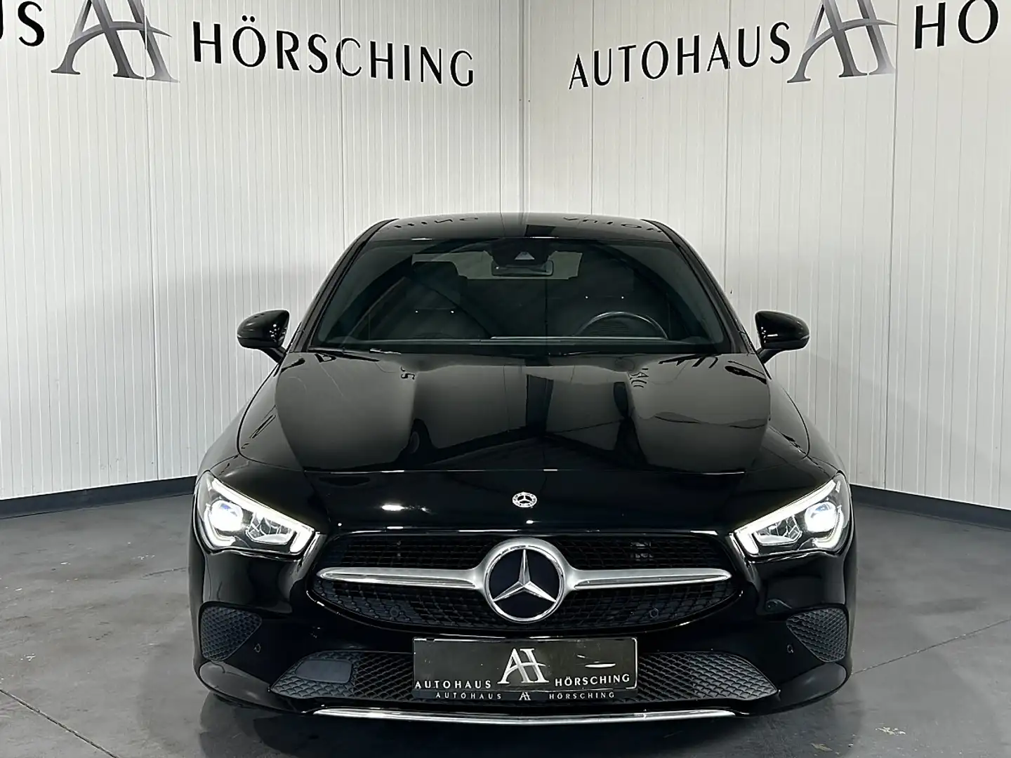 Mercedes-Benz CLA 180 Schwarz - 2