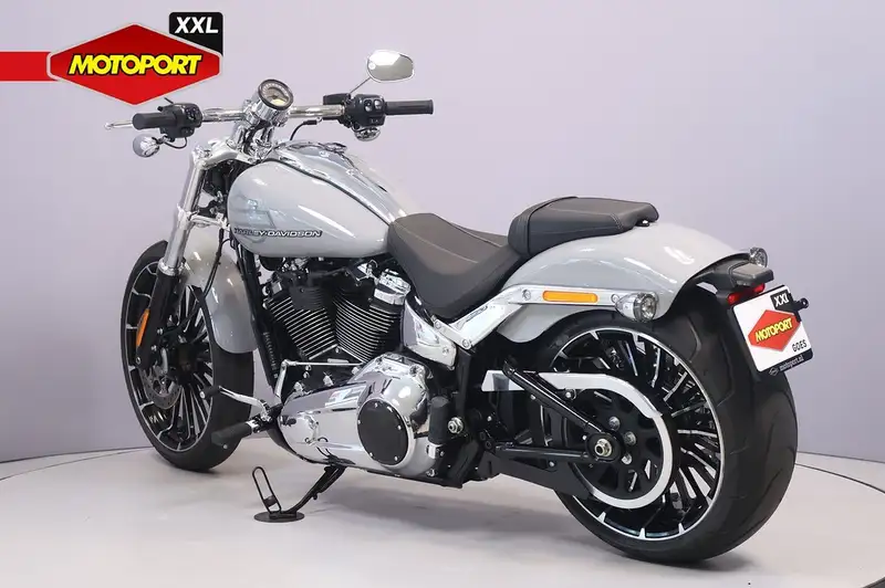 Harley-Davidson Breakout - foto 6