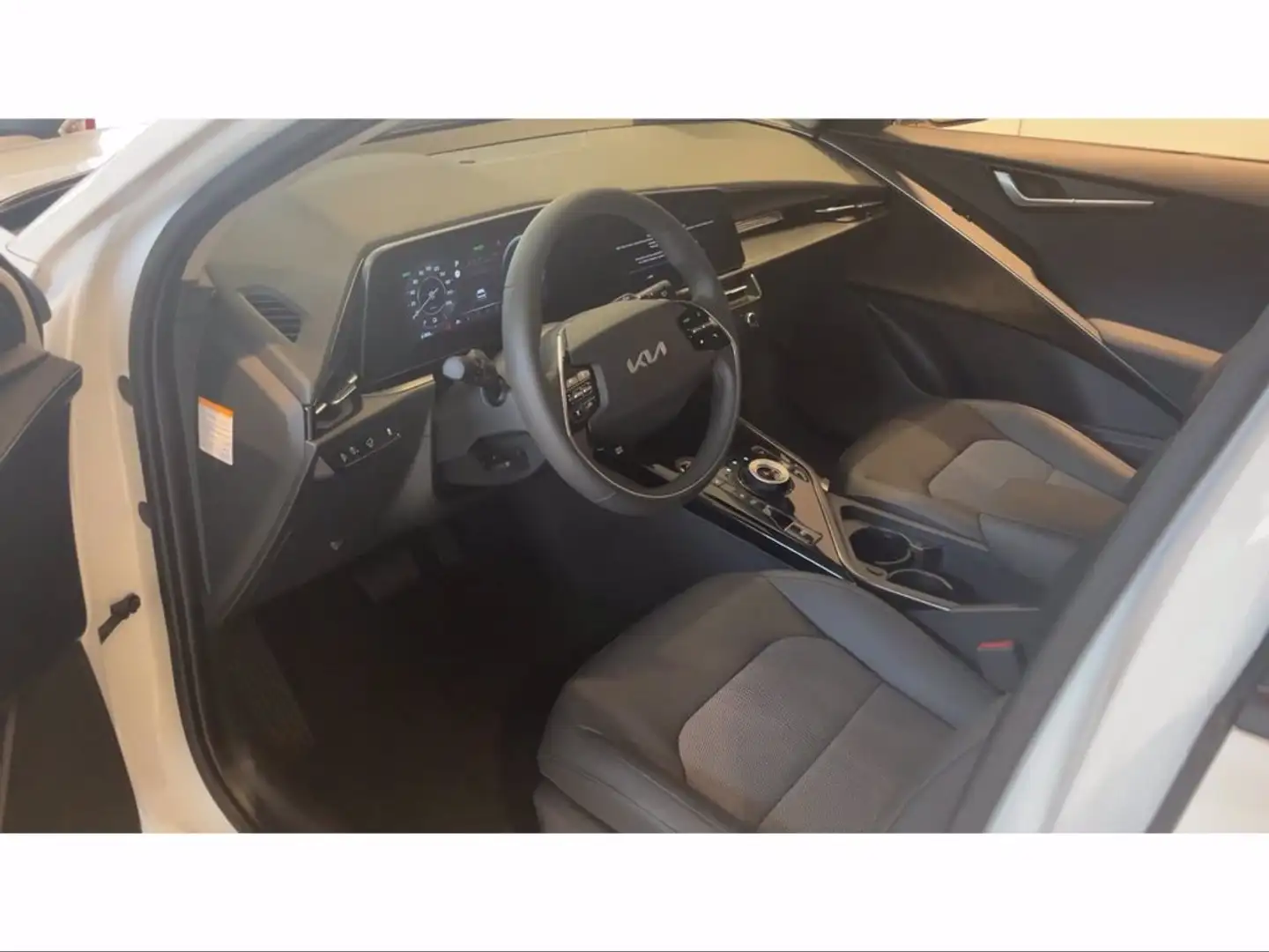Kia Niro EV 64,8 kWh Evolution Bianco - 2